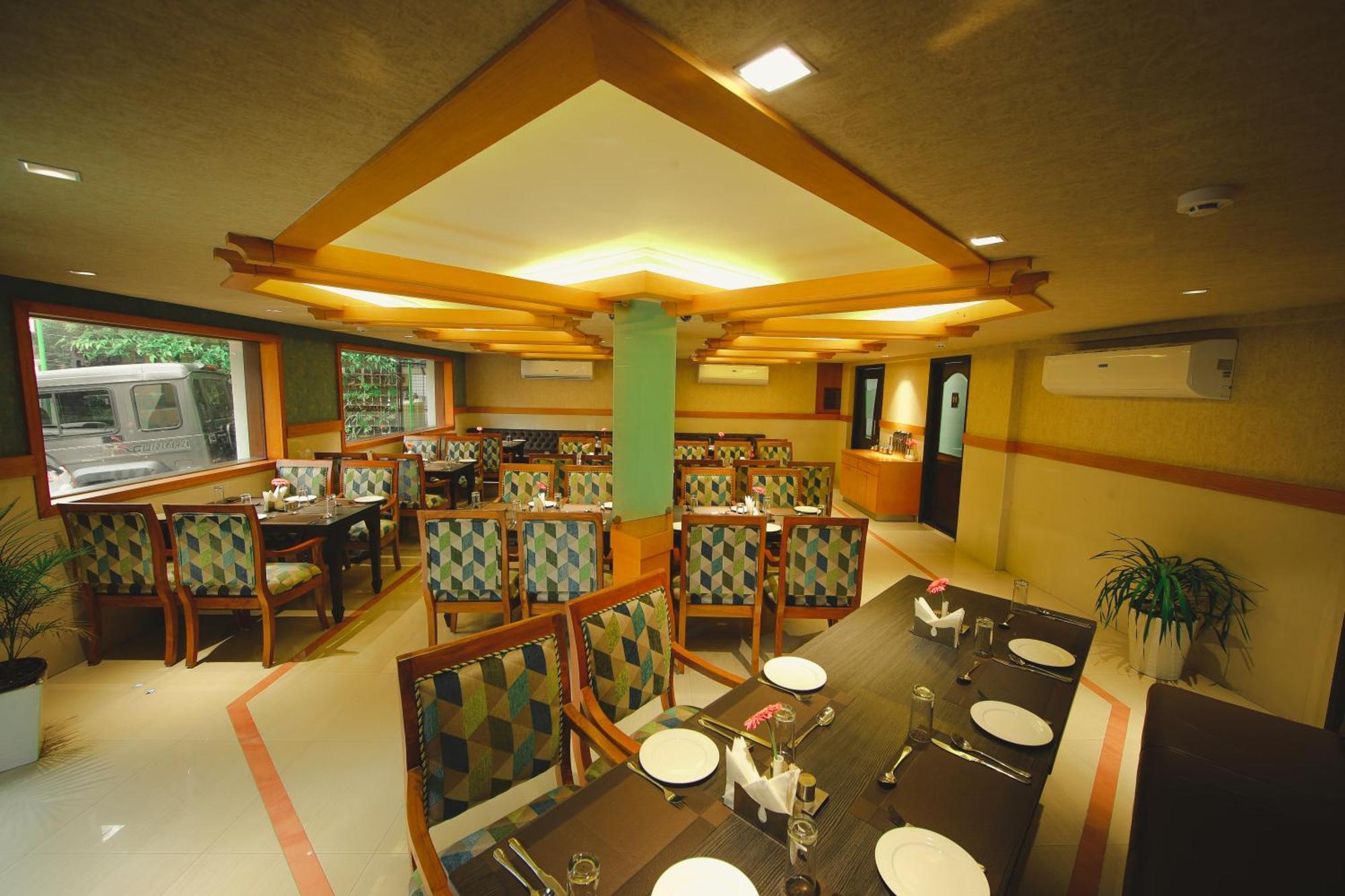 Akhil Classic Thiruvananthapuram Buitenkant foto