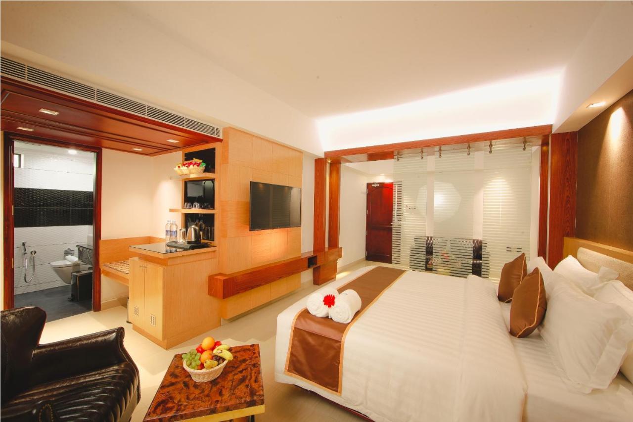 Akhil Classic Thiruvananthapuram Buitenkant foto