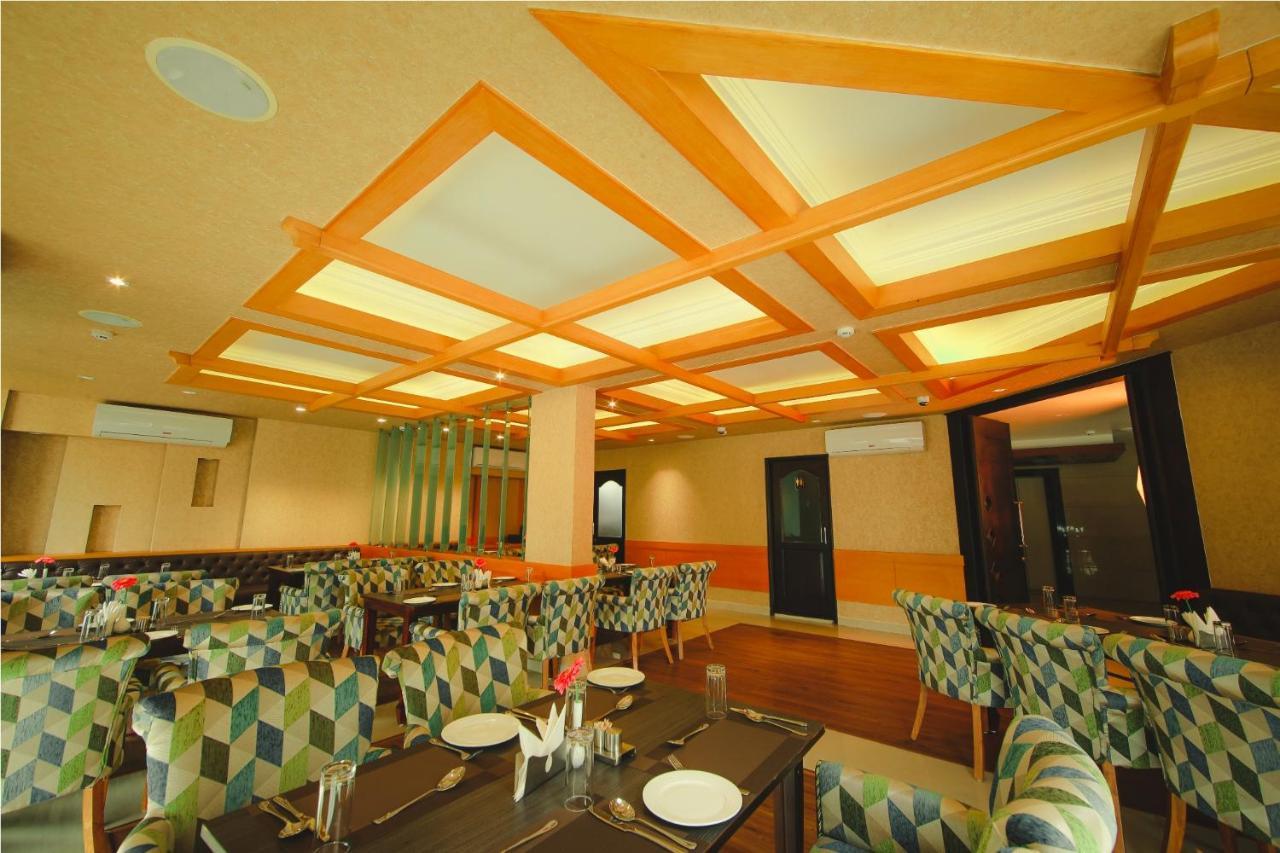 Akhil Classic Thiruvananthapuram Buitenkant foto