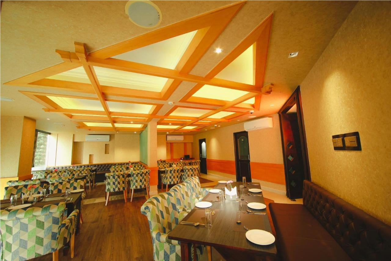 Akhil Classic Thiruvananthapuram Buitenkant foto